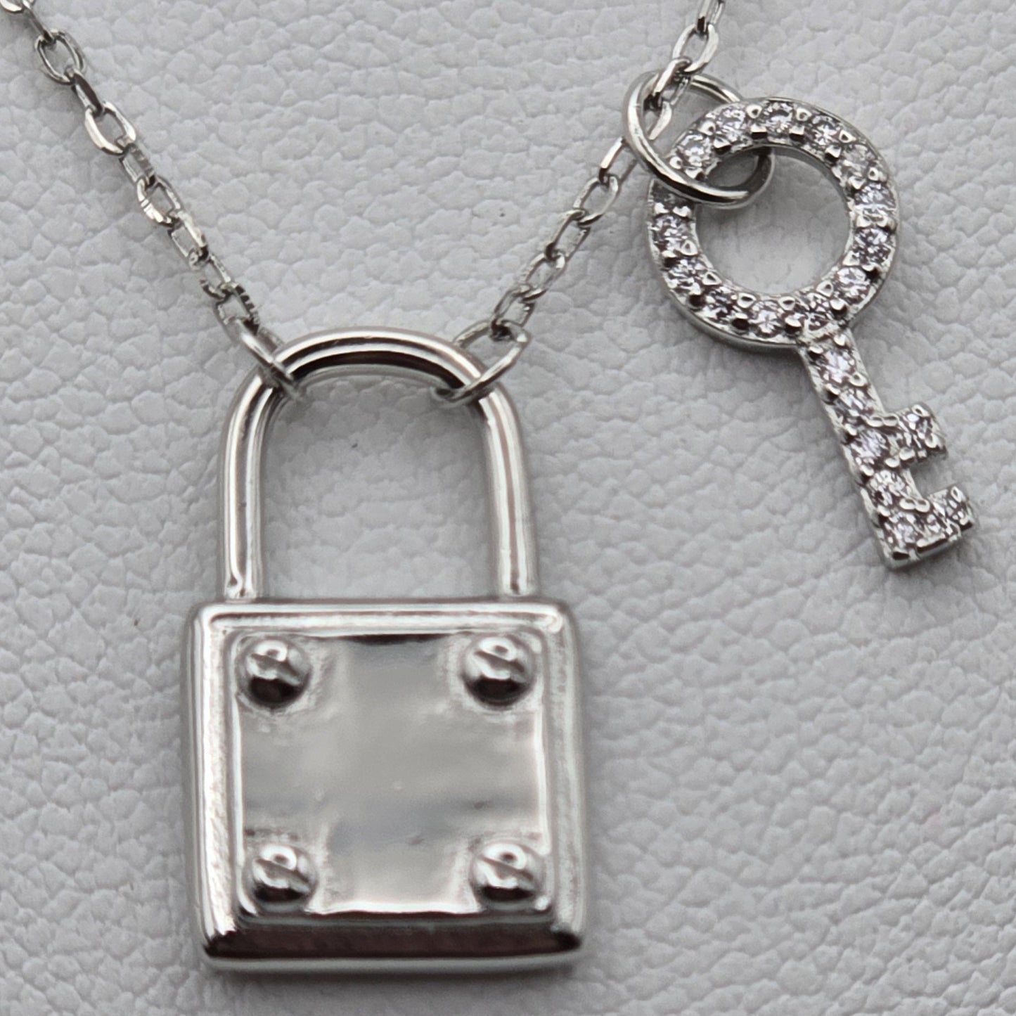 LARGE PADLOCK 🔒