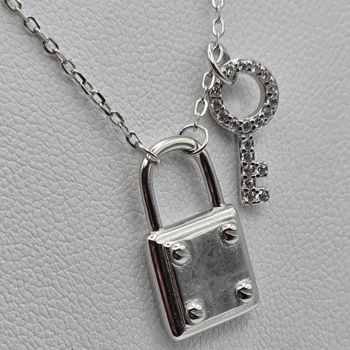 LARGE PADLOCK 🔒