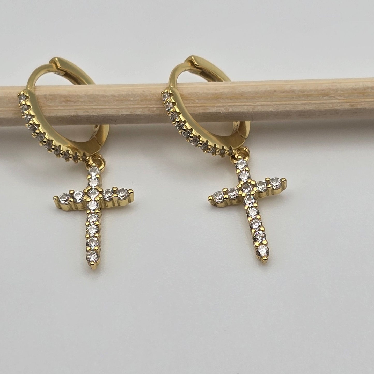 Hoops cross