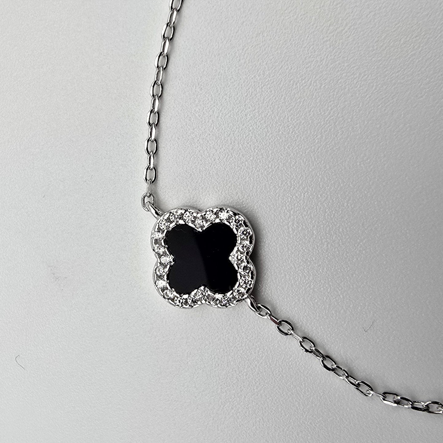 LARGE TREVOL PENDANT