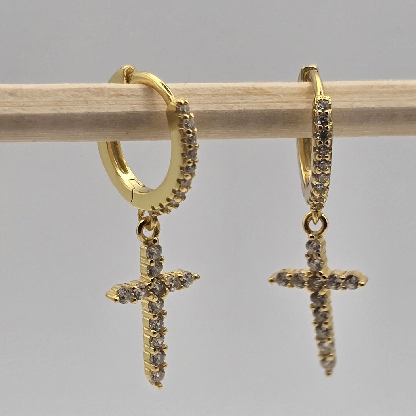 Hoops cross