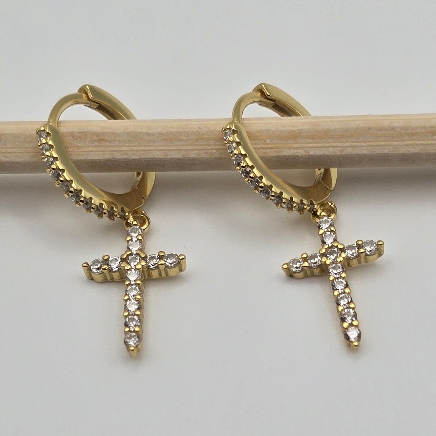 Hoops cross